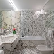 Parkhotel Laurin Badezimmer