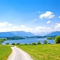 Panoramablick auf den Riegsee