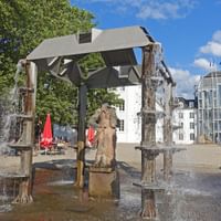 Schlossbrunnen vor dem Schloss Saarbrücken