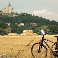 Blick auf Burg Kunětická Hora