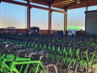 Velociped bicycle hall