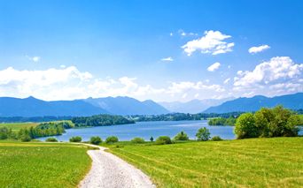 Panoramablick auf den Riegsee