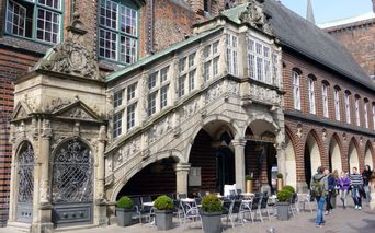 Die kunstvolle Rathaustreppe in Lübeck