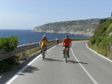 Radweg entlang der Küste