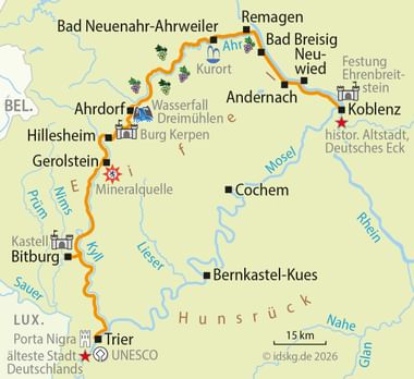 Radwegkarte mit Mosel, Ahr, Eifel und Kyll, zeigt Städte wie Koblenz, Cochem, Trier und Bitburg mit oranger Routenlinie.