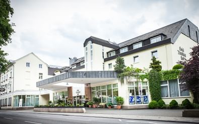 Deutscher Hof exterior view