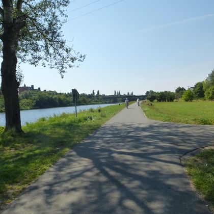 Cycle path along the Main