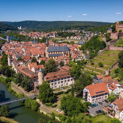 Wertheim Burg Wertheim mit Altsatd Perspektive Luftaufnahme liebliches Taubertal