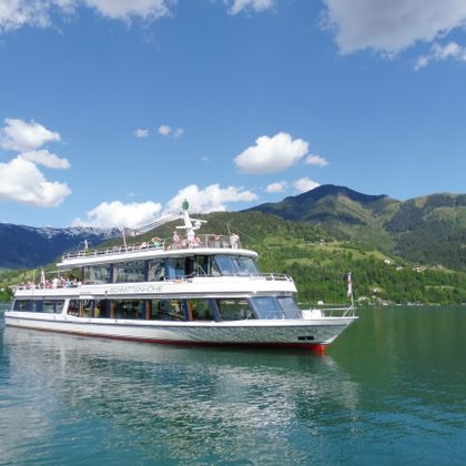 Zell am See with boat