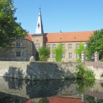 Burg Lüdinghausen mit idyllischem Wassergraben