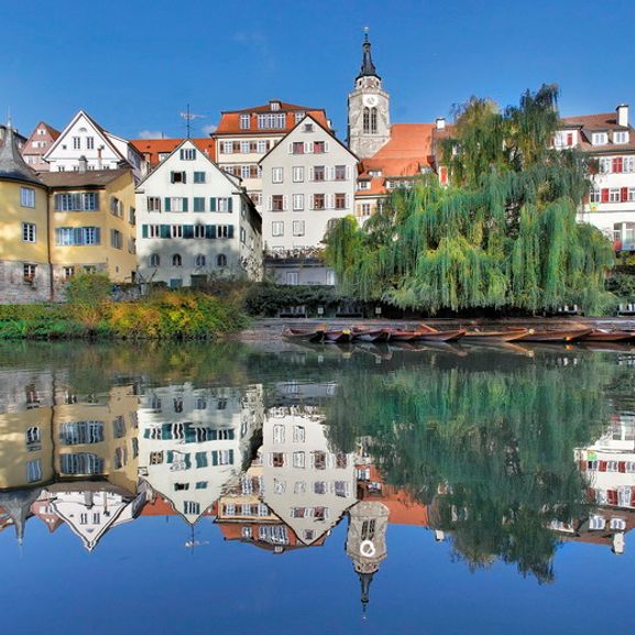 Tübingen mit Stocherkähnen